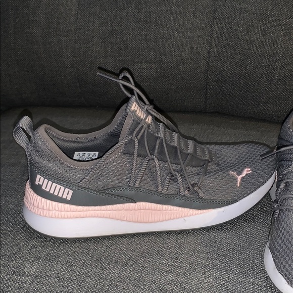 Puma gray and Pink Streamlined Sneakers - Picture 2 of 6